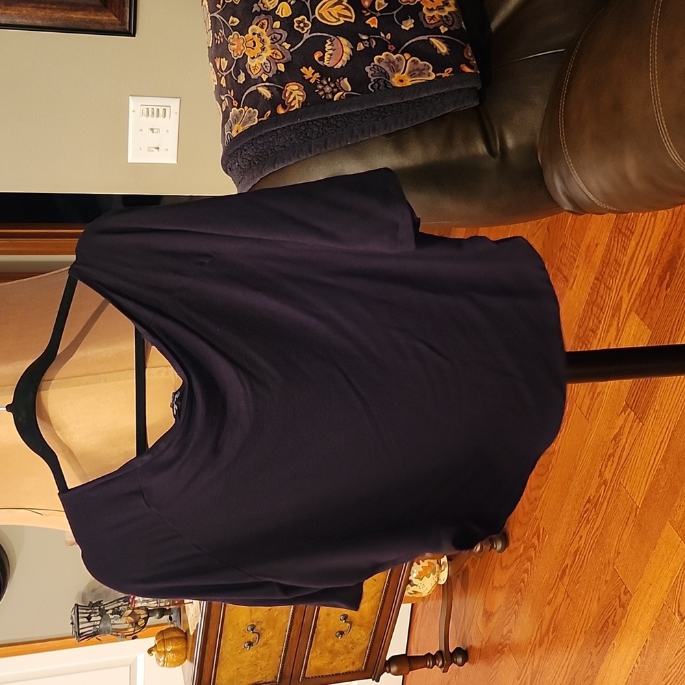Top - Picture 2 of 2